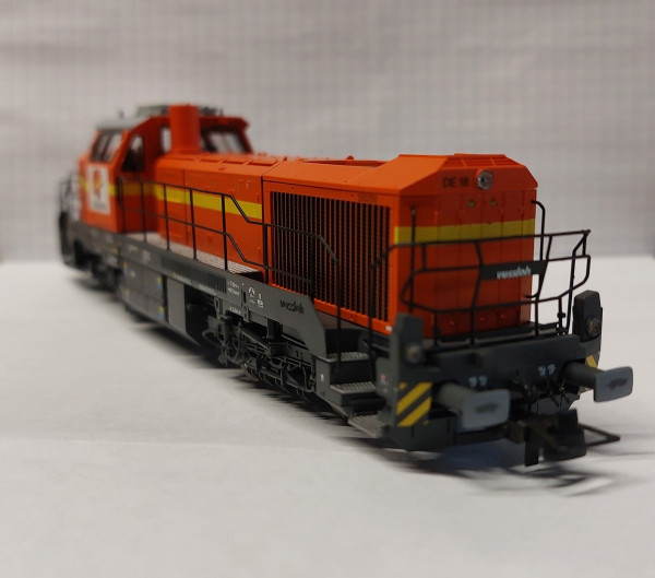 HJ2440 Locomotive diesel Vossloh DE 18, COLAS Rails, livrée orange/jaune