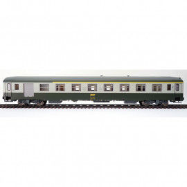 HO42031 Voiture UIC mixte première classe/fourgon livrée verte/gris béton « PARIS OURCQ région EST »