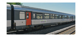 74536 Voiture «Corail» 1ère classe à couloir central de la SNCF