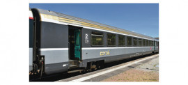 74541 Voiture Corail 2ème classe à couloir central de la SNCF